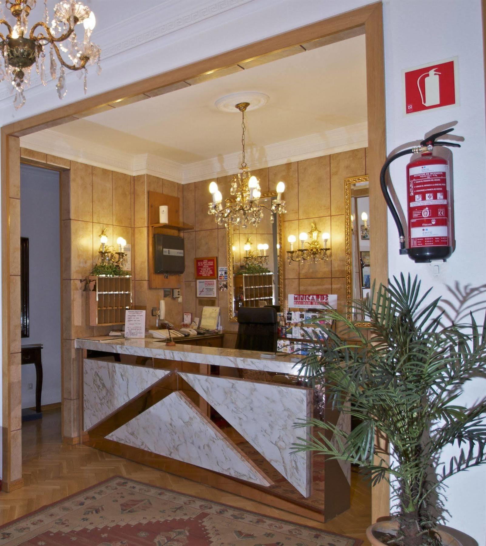Hostal Greco Gran Via Madrid Exterior foto