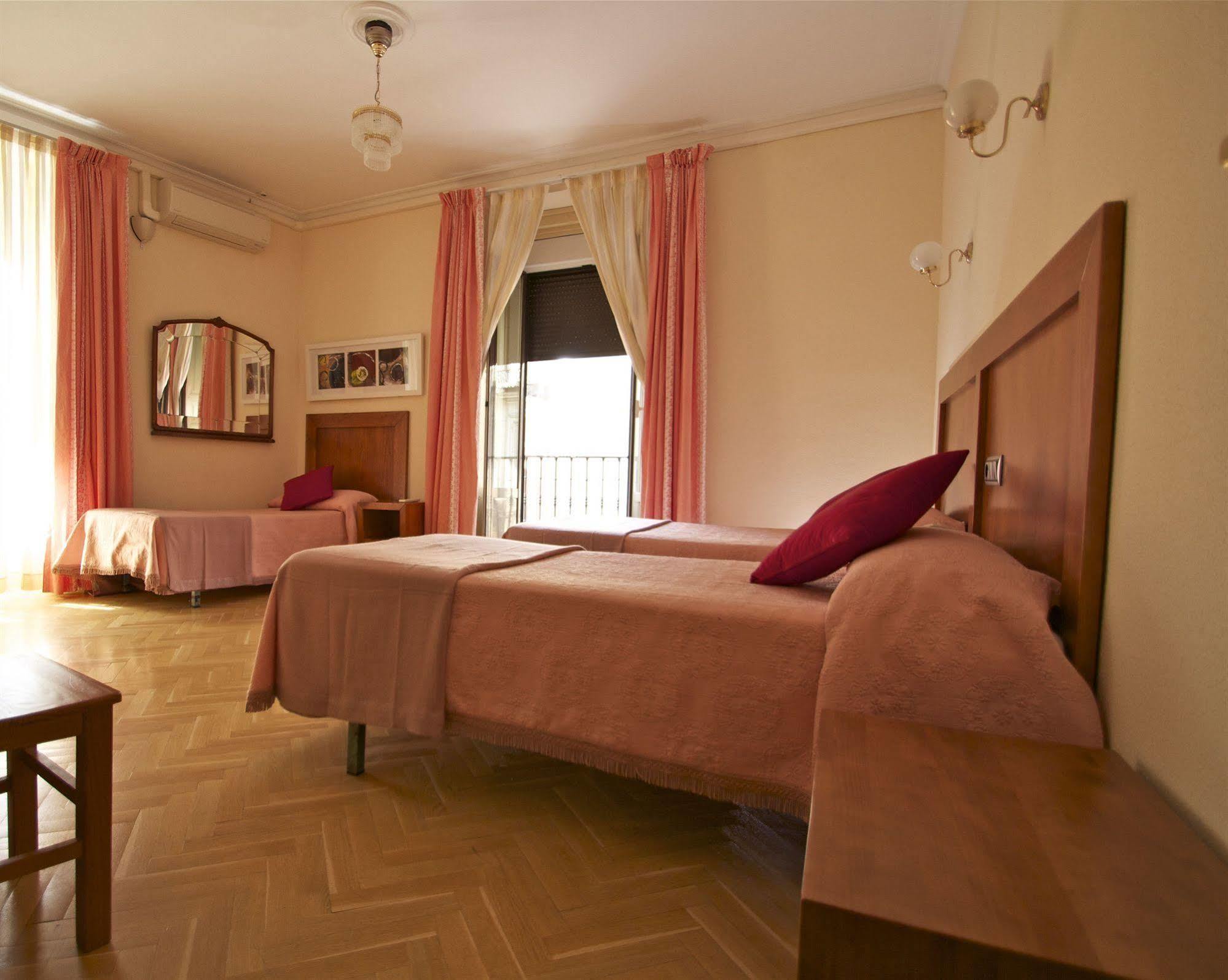 Hostal Greco Gran Via Madrid Exterior foto