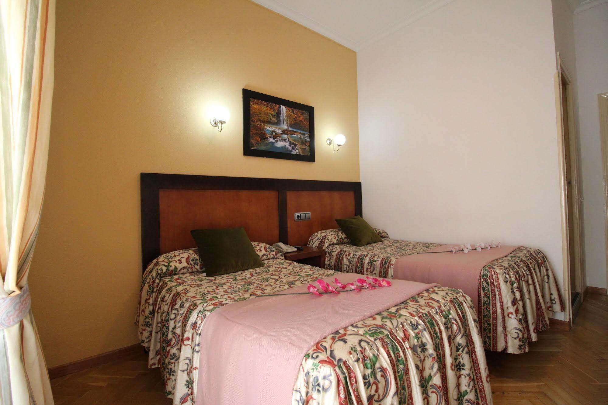 Hostal Greco Gran Via Madrid Exterior foto