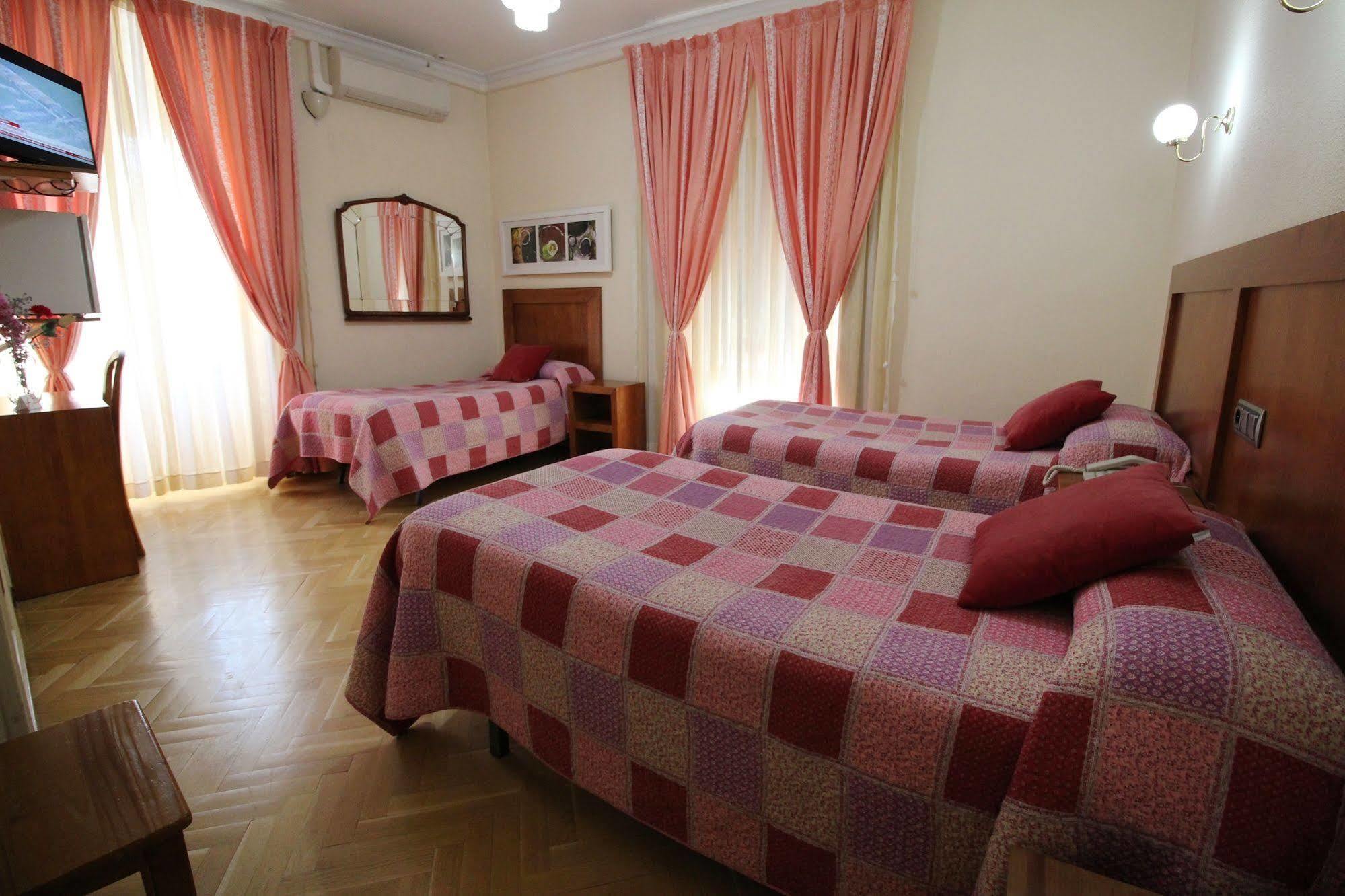 Hostal Greco Gran Via Madrid Exterior foto